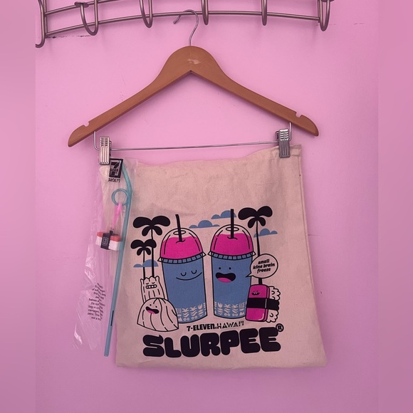 7-11 Hawaii 2025 Slurpee Canvas Tote Bag with Blue Straw and Musubi Key Chain - Picture 1 of 4
